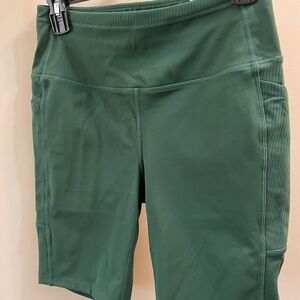 Mondetta Forest Green High-Waist Bike Shorts with Side PocketsSize S New withtag